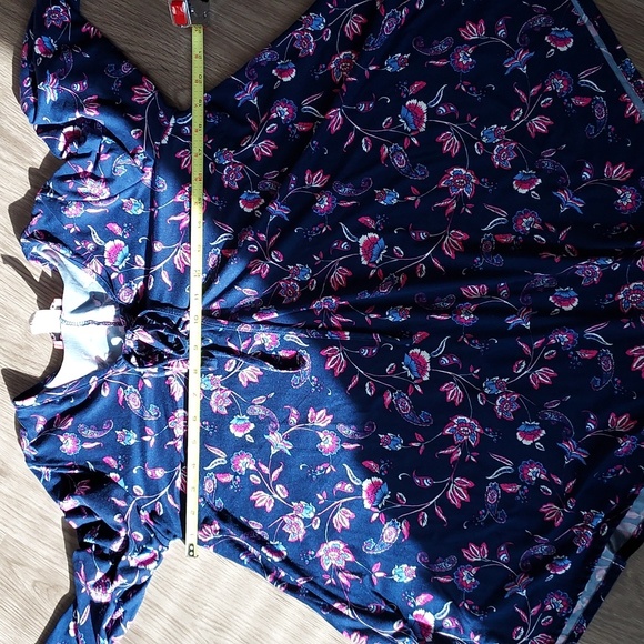 C'est LA Vie 3/4 sleeve blue w/ flower print large - Picture 10 of 11